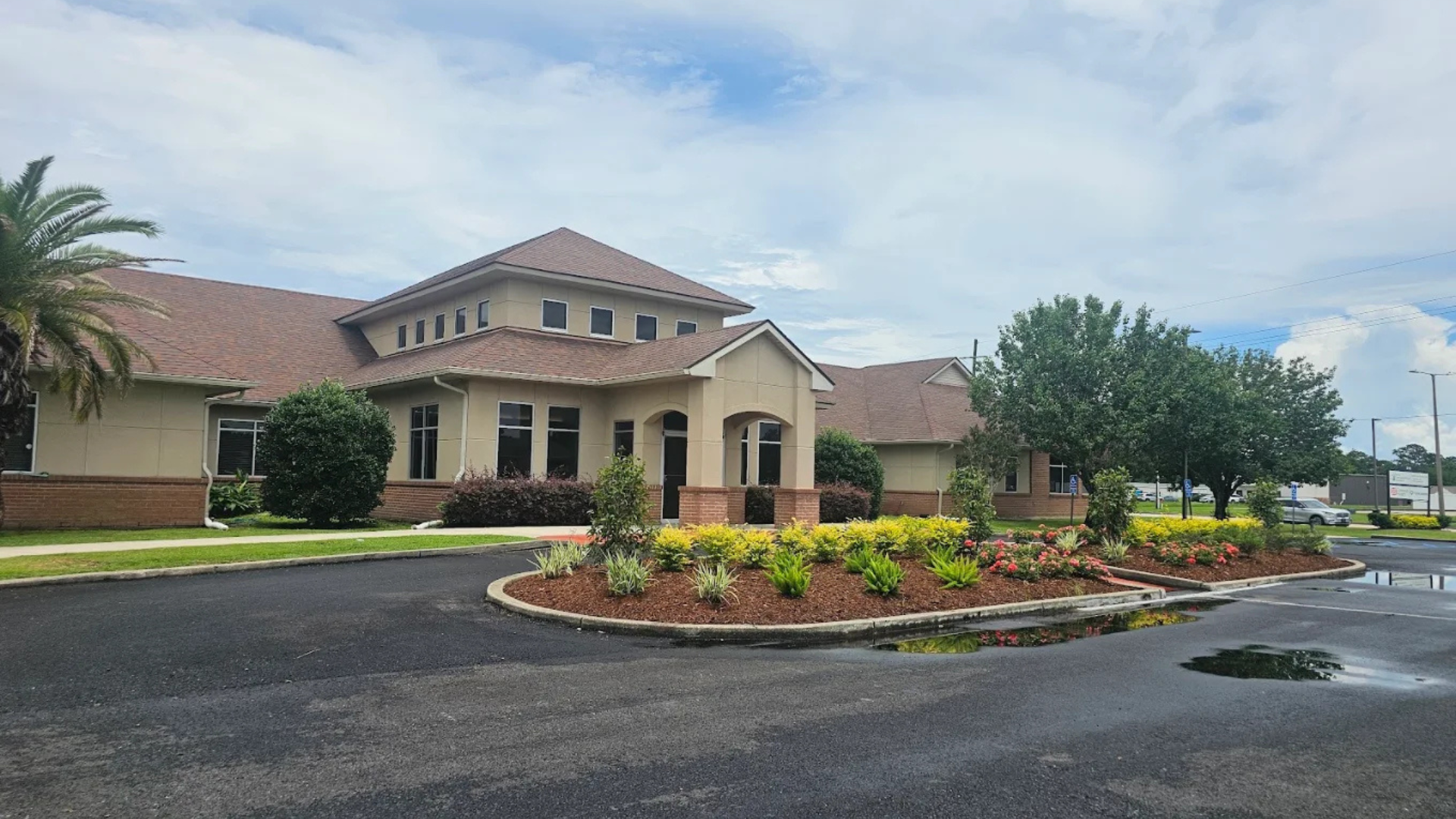 Exterior of Life Coast Community Health Center - New Iberia at 516 Jefferson Terrace